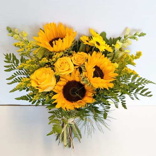 - Cheerful Yellow Bouquet For Mom