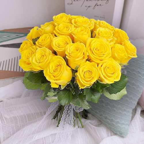 Radiant Yellow Rose Bouquet For Italy Celebrations And Thoughtful Gifting