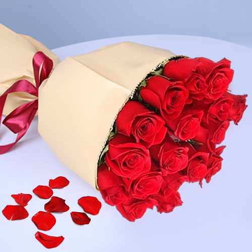 Classic Red Rose Bouquet For Italy Romantic Occasions And Celebrations