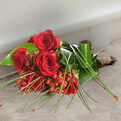 Roses & Berries Love Bouquet For Italy Romantic Gifting And Celebrations