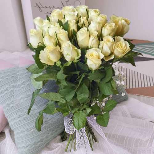 Luxurious 24 White Rose Bouquet For Italy Elegant Celebrations And Gifting