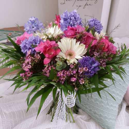 Hyacinths & Gerberas Bouquet For Italy Celebrations And Elegant Gifting