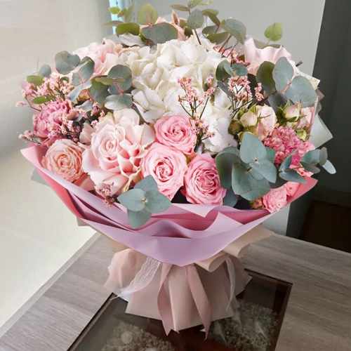 Blush Pink Rose & Hydrangea Bouquet For Italy Elegant Gifting Moments