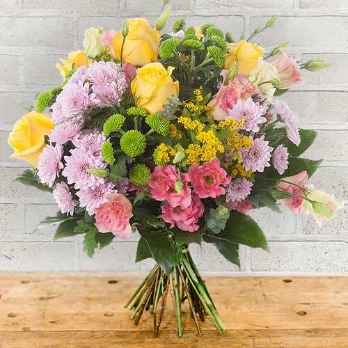 Yellow Rose & Chrysanthemum Bouquet For Italy Joyful Celebrations