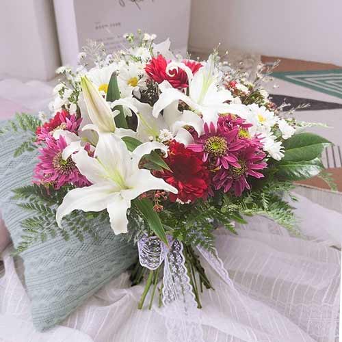 White Lily & Pink Gerbera Bouquet For Italy Special Celebrations