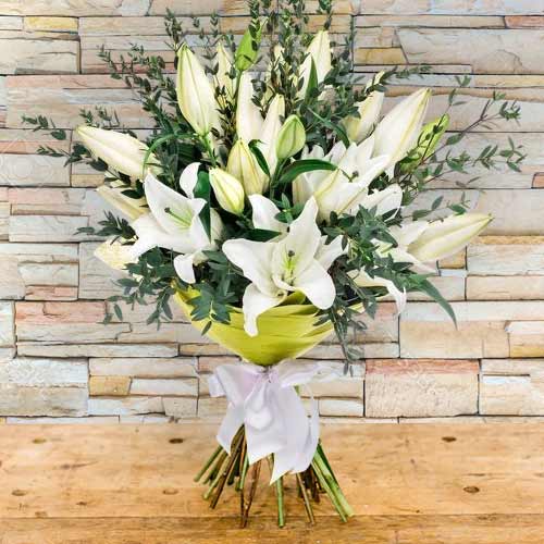 Elegant White Lily Bouquet For Italy Celebrations And Thoughtful Gifting
