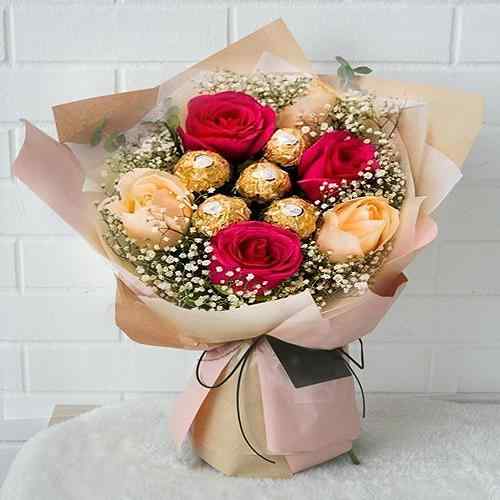 Red And Pink Roses With Ferrero-Ferrero Rocher Rose Heart