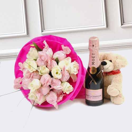 Mini Champagne Puppy And Bouquet