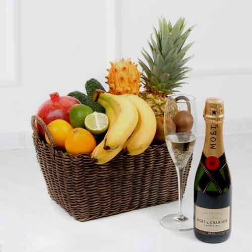 Lust With Exotic Fruits And Moet