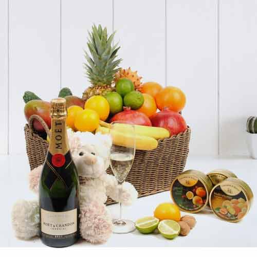 Fruit With Champagne And Candies-Family Gifts To Send For Christmas