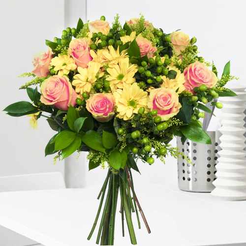 Pink Roses N Yellow Gerberas Bouquet-Bouquet For Girlfriend