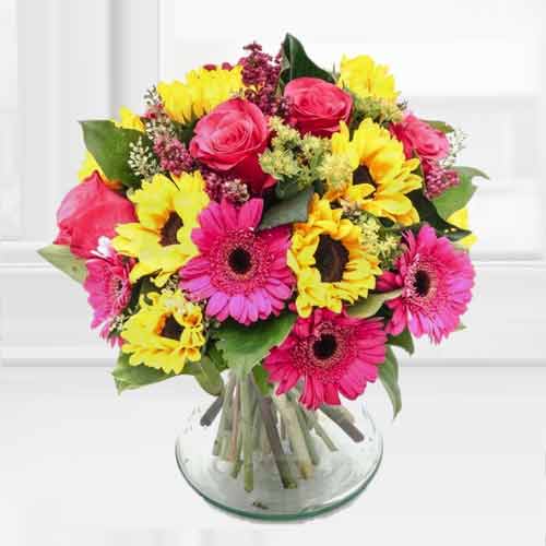 Sunflowers N Pink Flowers Bouquet-Apology Flowers For Friend