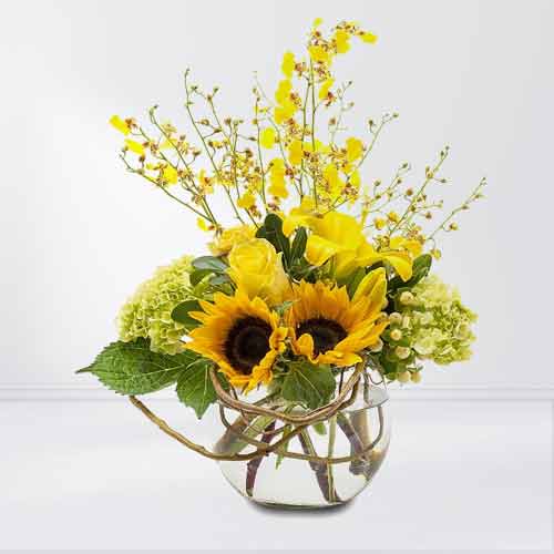 Sunflowers N Yellow Flowers In A Vase