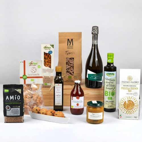 Organic Gift Basket1-Best Christmas Food Gifts To Send