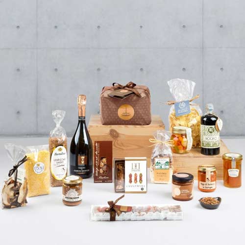 - Delightful Holiday Wine And Food Hamper Delivery In Milan