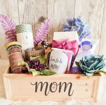 Mother’s Day Gifts to Pomezia, Italy